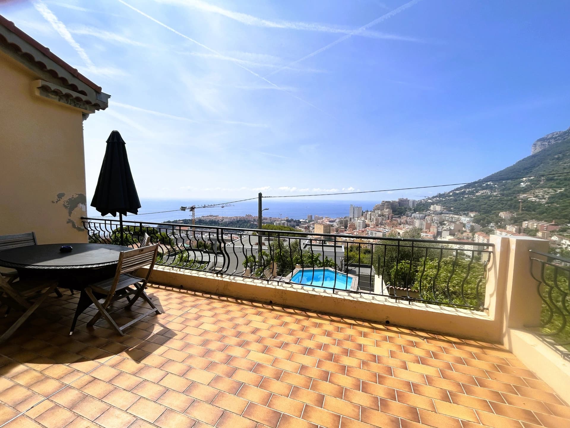 Propriété d'exception aux portes de Monaco, vue panoramique sur la Méditerranée