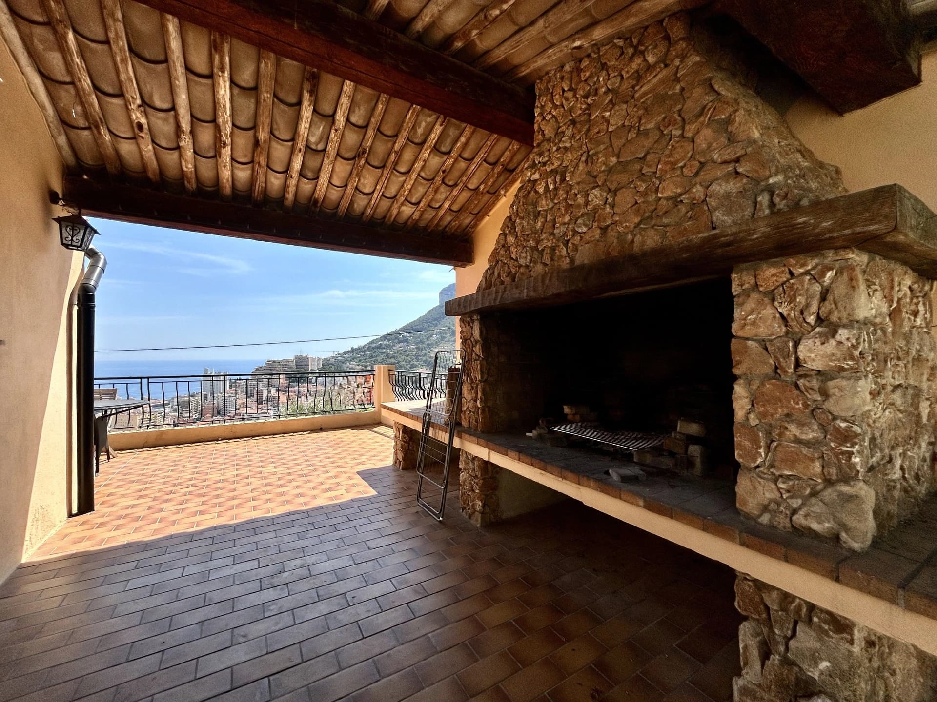 Propriété d'exception aux portes de Monaco, vue panoramique sur la Méditerranée