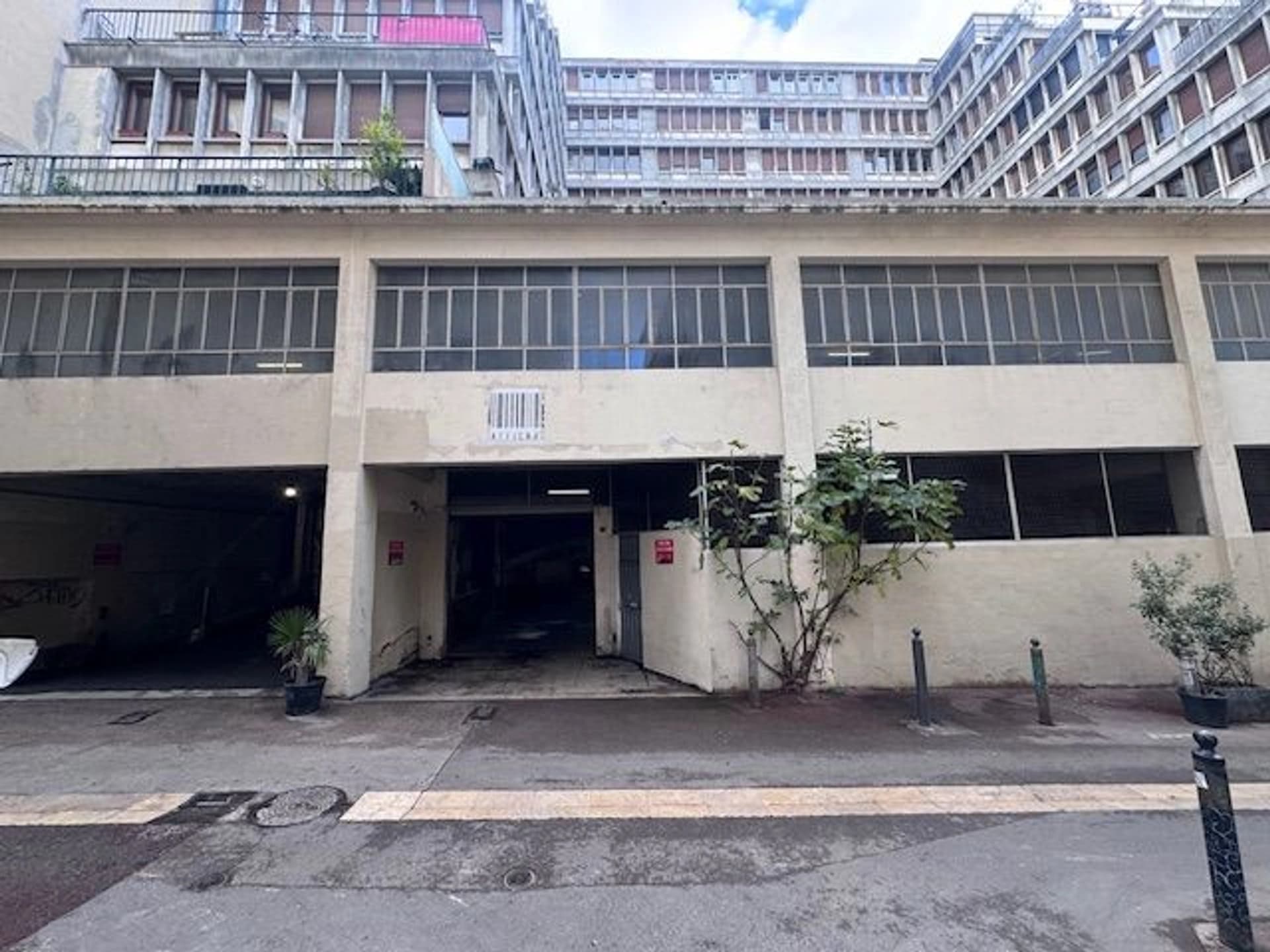 Parking de 140 places au cœur de Marseille, rare actif d'investissement