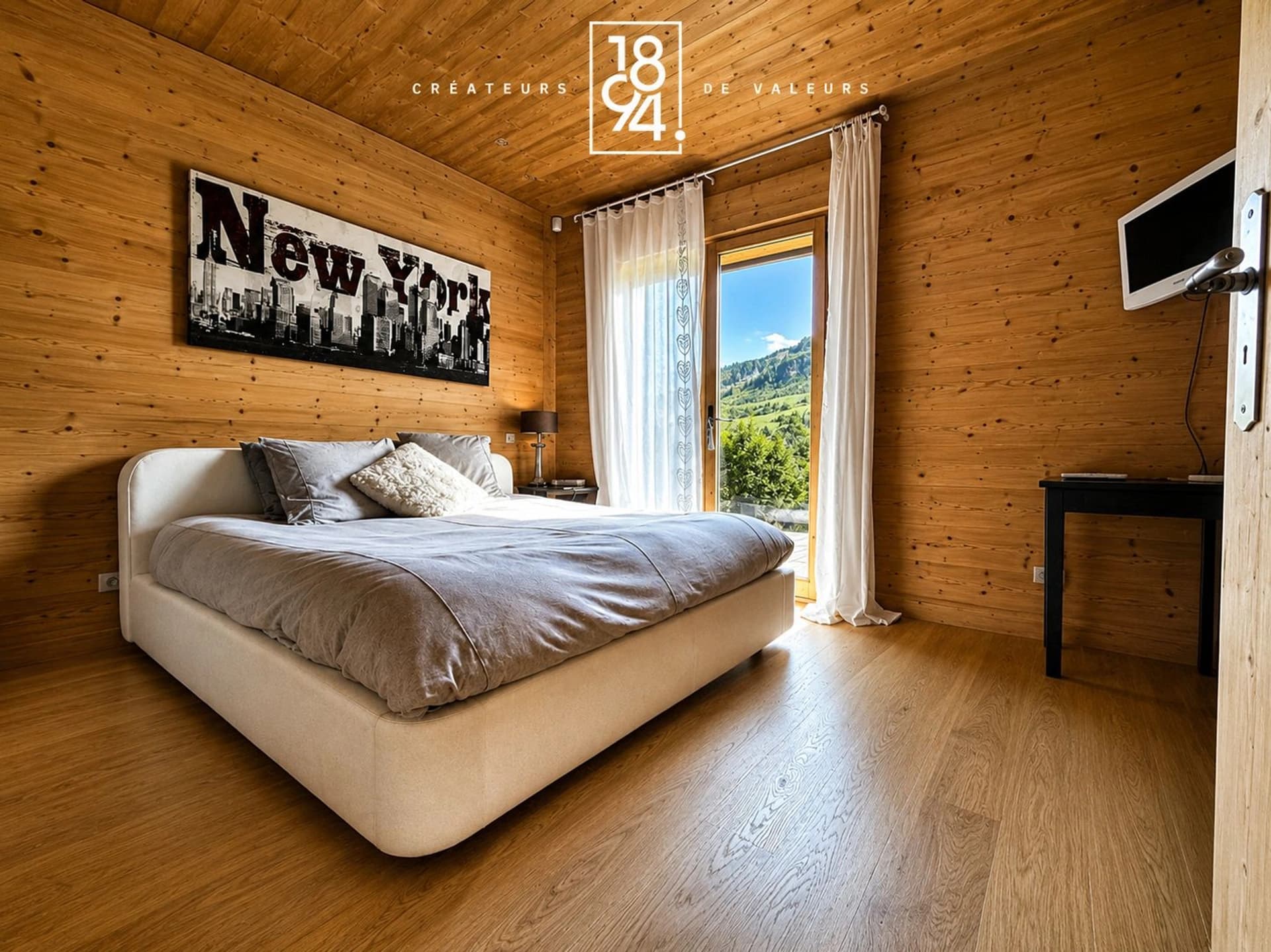 Chalet d'exception au Grand-Bornand, piscine intérieure et vue sur les Aravis